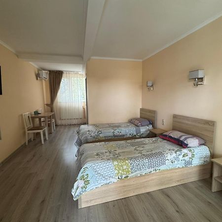 Arizona Hotel 乌日霍罗德 外观 照片